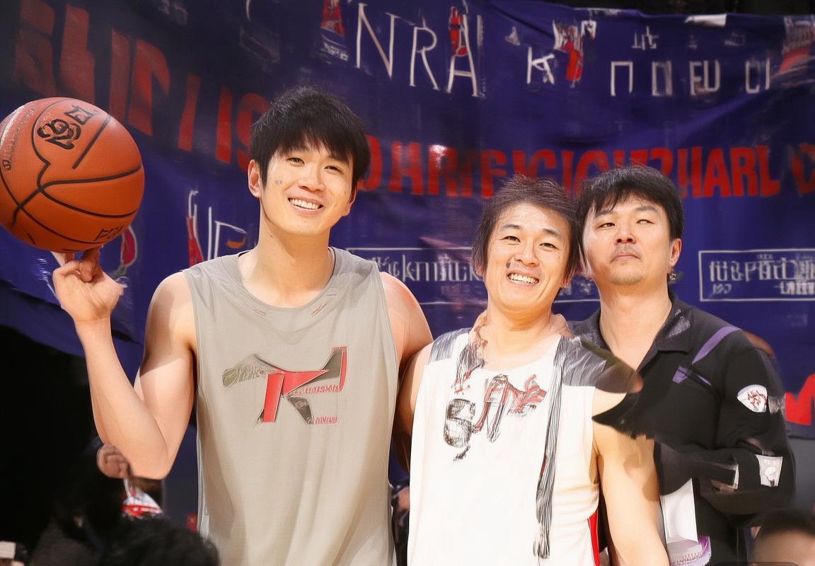 NBA年轻后卫对决：富尔茨与福克斯天赋潜力大比拼